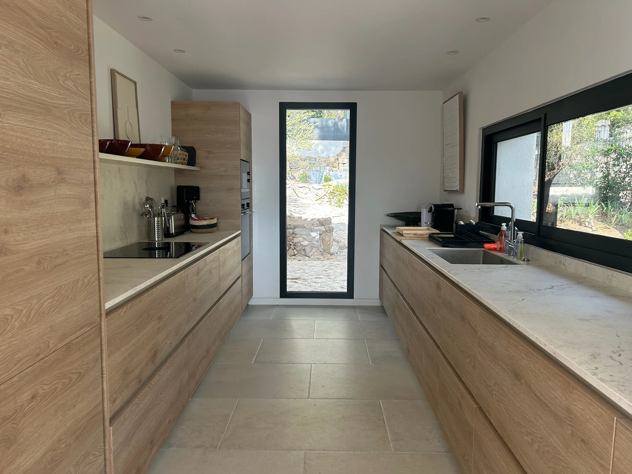 Kitchen - Premium Appliances & Finishes