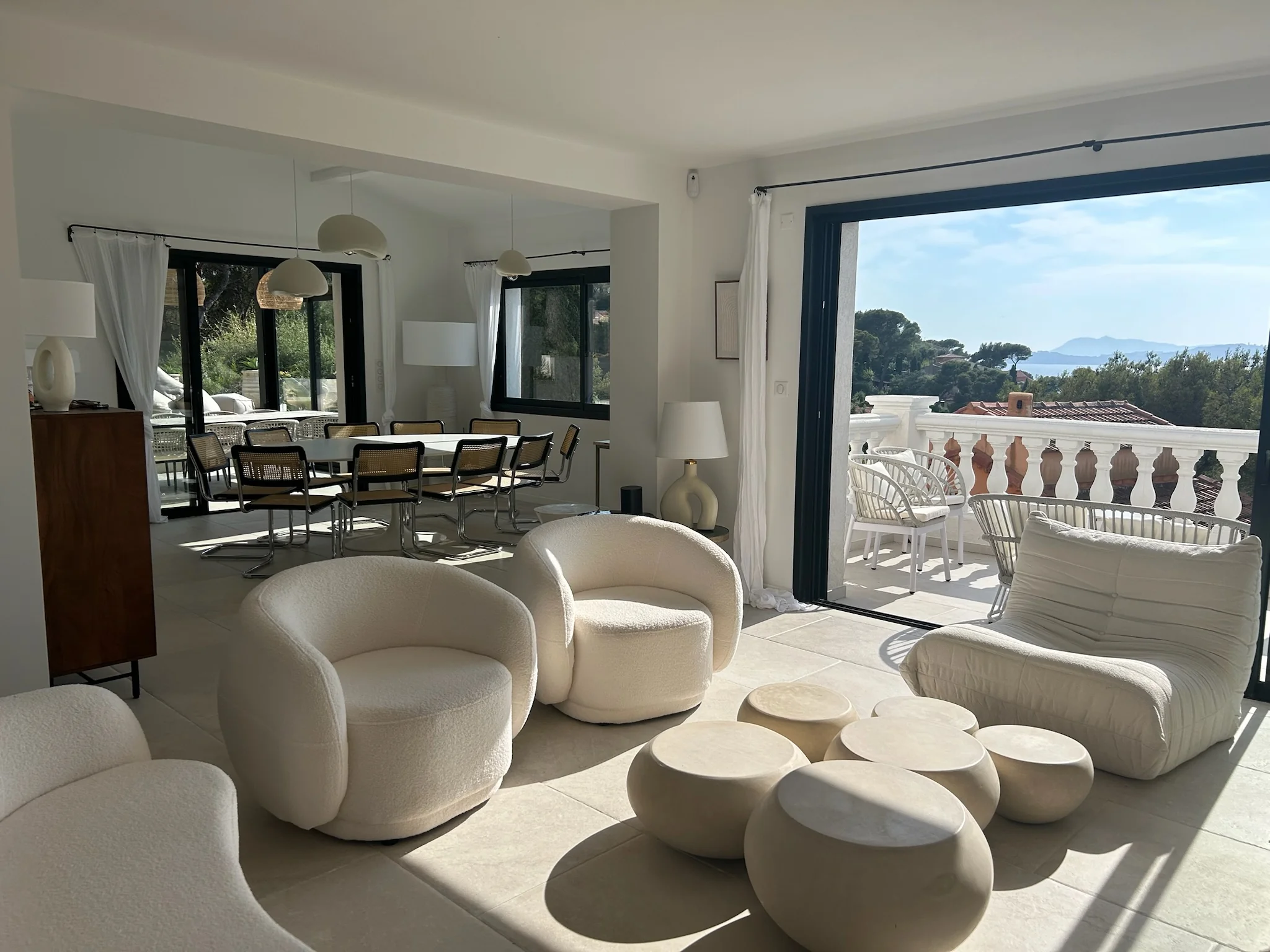 Living Room - Sea View Details