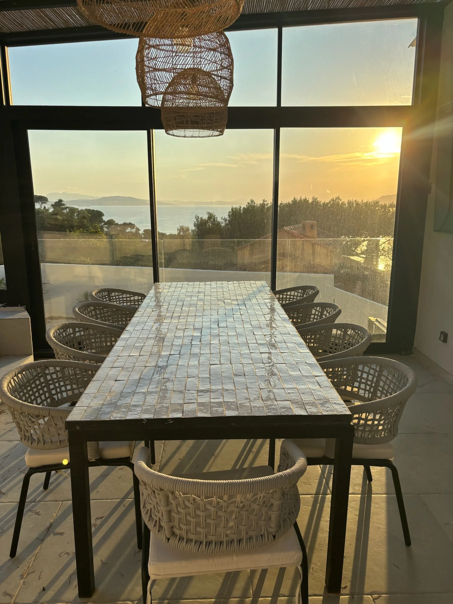 Outdoor Dining - Al Fresco Paradise